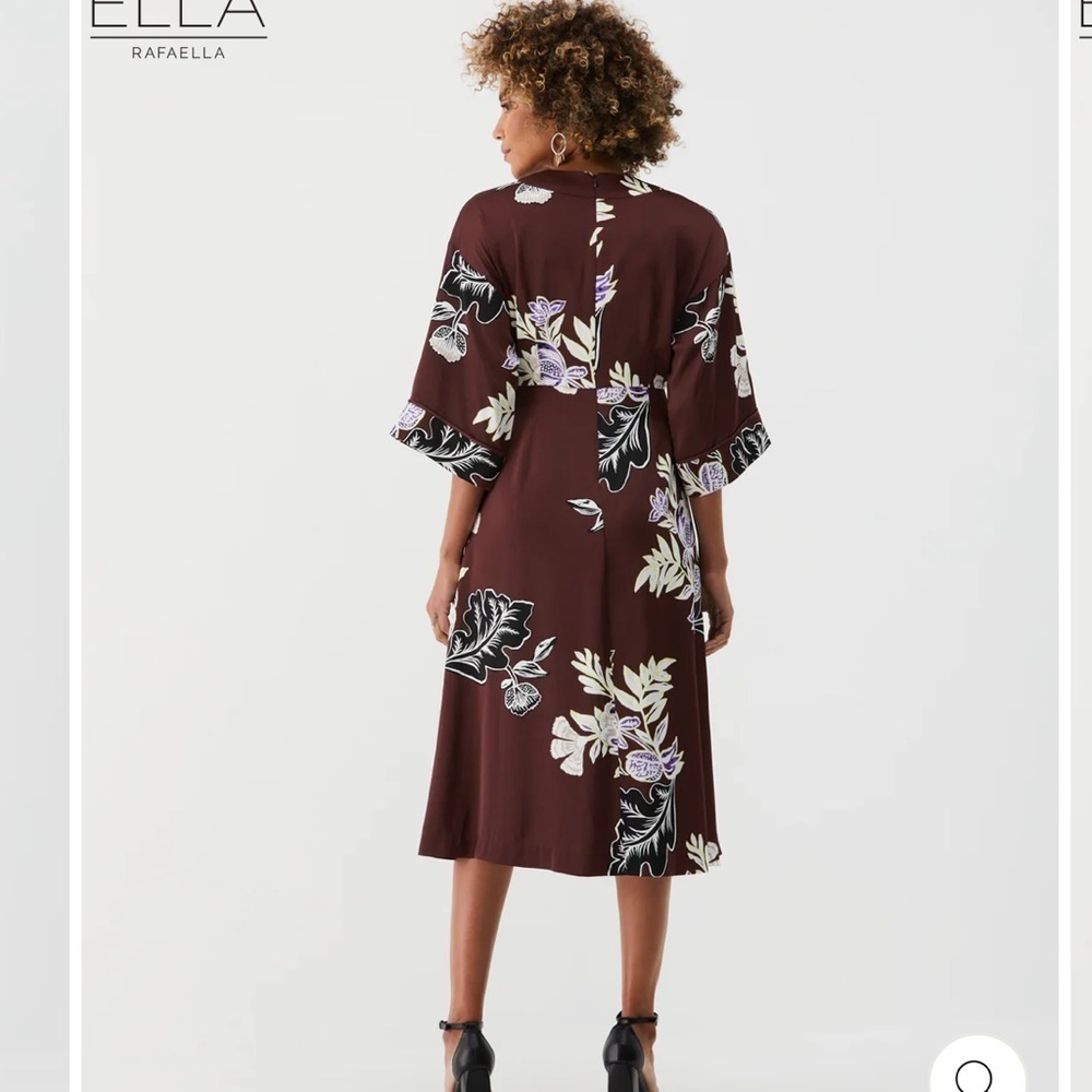 FLORAL PRINT FAUX WRAP MIDI DRESS
ELLA Rafaella - Picture 4 of 5